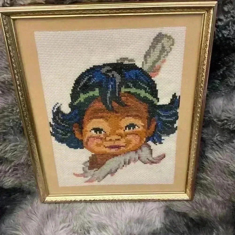 Vintage Pair of framed needle point  indigenous boy and girl pictures - Picture 8 of 12